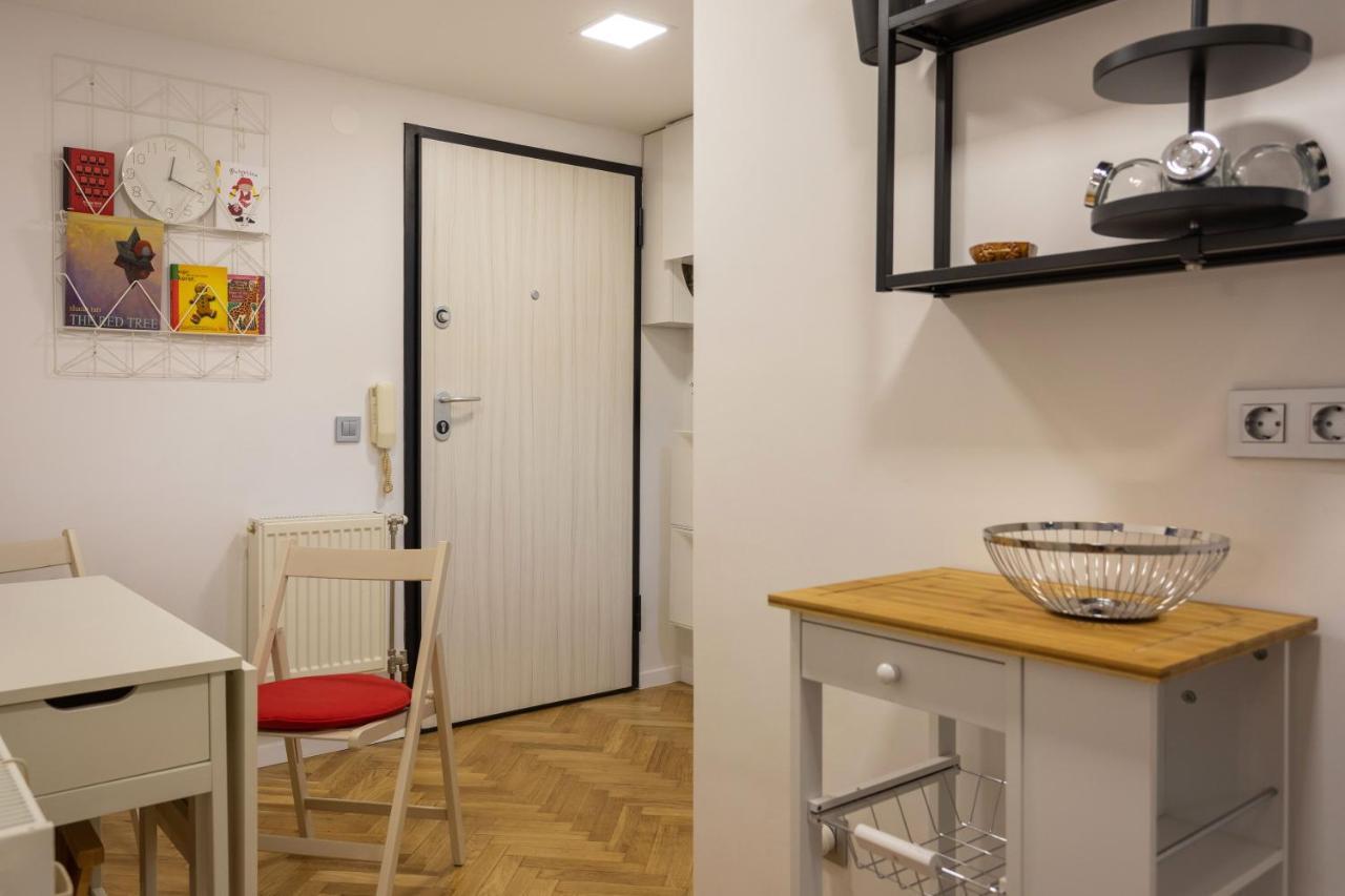 Modern Studio Near British Square Apartment Zagreb Exterior photo